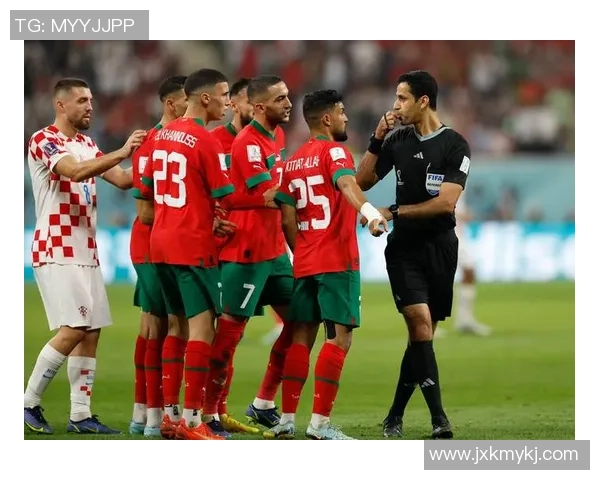 绿茵场上足球巨星经典进球后的庆祝瞬间全景展现