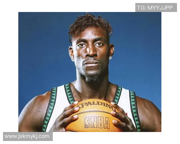 足球球星锅盖头发型全解析 时尚与运动风格完美融合的经典造型